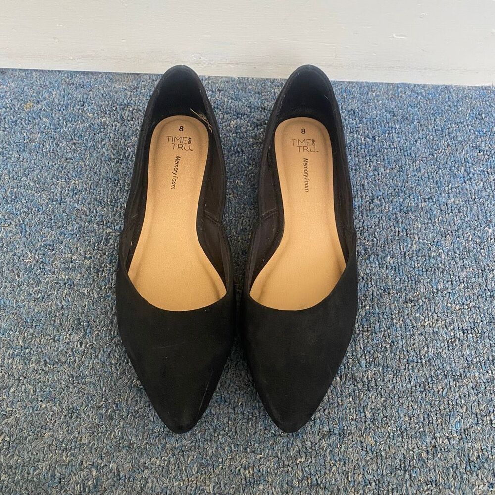 Time and Tru women 8 slip on micro suede flats black